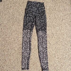 Black and White Patterned Leggings